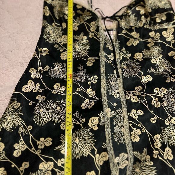 Victoria’s Secret black and gold intimate - size M - Picture 6 of 6